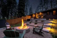Peaceful Riverside Home: Hot Tub, Fire Pit & Hammock: by Forest & Peak Retreats - Chalets