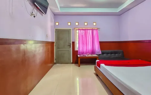 RedDoorz near Kopeng Salatiga