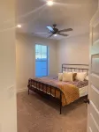 9-Min to Auburn University - Beautiful NEW Townhome Sleeps 9 + Garage - 3성급