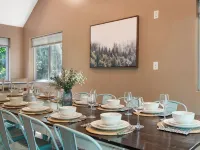 1 Min to Camelback! Creekside Escape + FirePit & BBQ Hotels in Pocono