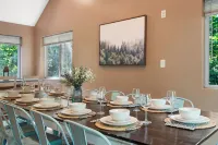 1 Min to Camelback! Creekside Escape + FirePit & BBQ