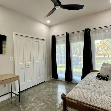 4-bedroom house- Black Sheep Hideaway: Modern Countryside Serenity