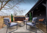 Charming house, sleeps plenty with Hot Tub and large backyard and fire pit - Wifi