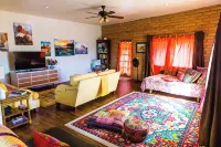 Local Artists Bohemian Loft - Condos