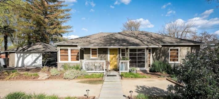 Walk to Tasting Rooms ~ Prime Location + Firepit Hotels in Paso Robles