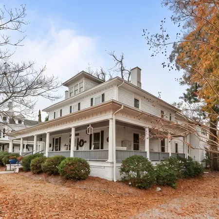 Charming 1-bedroom condo in idyllic Washington~Walk to Waterfront!