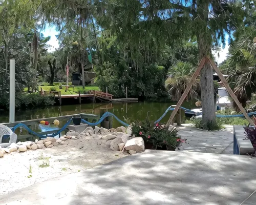Charming House with Boat Dock in Serene Inglis, Riverfront Deep Water Gulf Acces Ξενοδοχεία στην πόλη Inglis