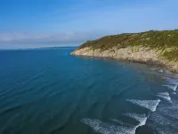 Beachside Apartment with Stunning Sea Views (only a few steps from the beach Ξενοδοχεία στην πόλη Pendine