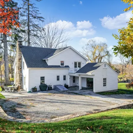 Farmhouse & Private yard in Patterson NY