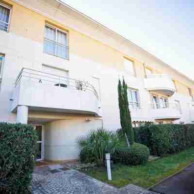 Proche Thalazur et plages, Parking privé, Piscine Hotel Exterior