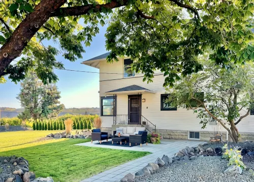1910 Farmhouse- 4 BRs, Hot Tub, Fire Pits & Breathtaking Views – Perfect for 10 - 4 estrellas