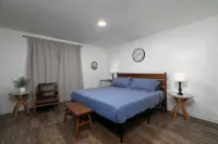 Rustic 2BR Farmhouse Retreat