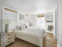 Edgartown Village Home w/ Pool. 4bdrm / 3.5bth - Pools