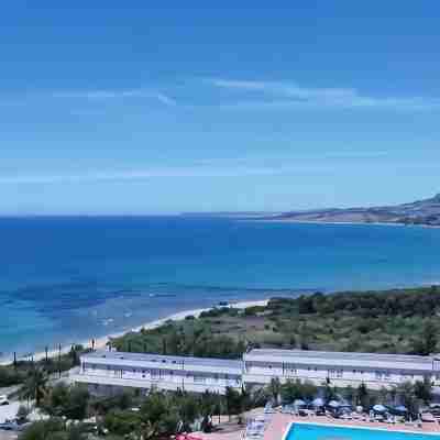 A terrace overlooking the sea 19084041C226886 Others