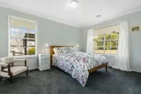 3 bedroom, two bathroom house fully equipped large kitchen, extensive lounge