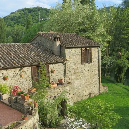 Antico Mulino del 1600 sul Tevere - Antique mill modernized on the Tiber with pool