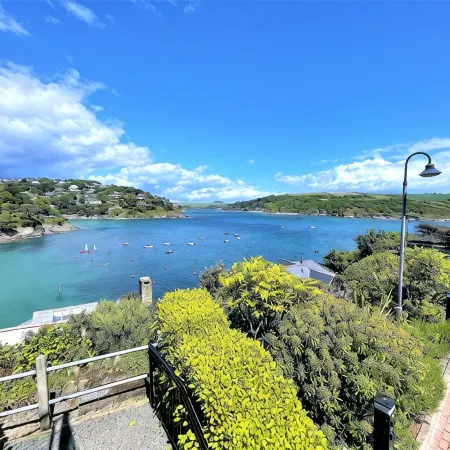 Apartment with Stunning Sea Views of South Sands Beach, Salcombe + 2 Car Parking
