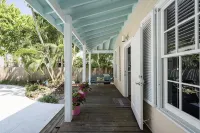 ELIZABETH'S SECRET: 3/2 In Old Town Key West, with a Private pool and Parking - Private Pools