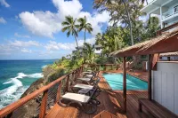 Direct Ocean Front - Renovation Complete  - EVERYTHING inside is NEW! - สระว่ายน้ำส่วนตัว
