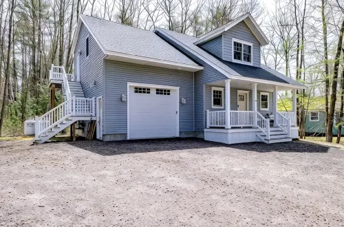 Sebago, newer construction, lake access, AC, 3bd2.5bth, Long Beach neighborhood