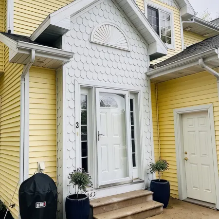 3 bed/3.5 bath Fish Creek condo: walking distance to beach/parks