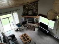 Idyllic Big Sky Stay, Immaculate 3bed/3bath Townhome, Private Hot Tub - Jakuzi