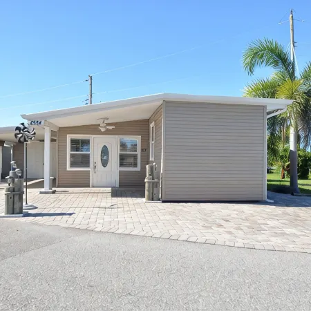 Bay Cottage - 940 sq Ft! Luxury for Your Stay - 30 Day Rental - 55+ Community