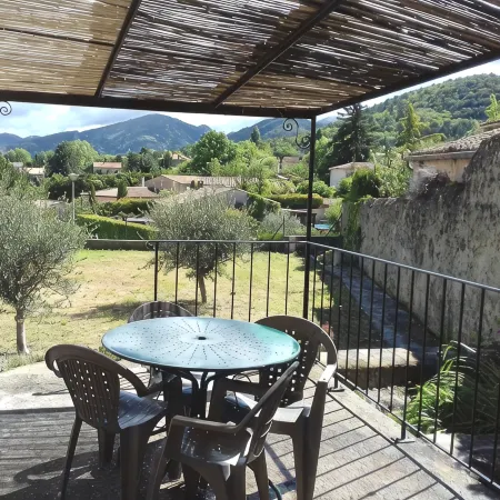 "Carlota "Semi-troglodyte house 200m from all amenities Отели в г. Малосен