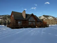 MAJESTIC VIEWS | Family Lodge | Large Deck