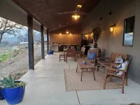Matanah Meadows Farm, House Great for 2 Families, Sequoia National Park and Farm