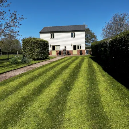 Orchard Cottage. 2-bedroomed cottage. Short breaks welcome. Free Wi-Fi