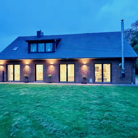 "Alle_zusammen" - Modern and bright vacation apartment with large garden