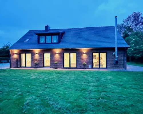 "Alle_zusammen" - Modern and bright vacation apartment with large garden Hoteles en Tating