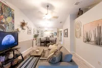 Boho-Style 2 Bed 2 Bath - 5 Mins From The Beach - Fenced In Yard - Pet Friendly - Wifi
