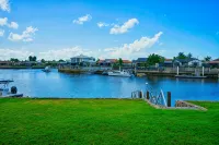 waterfront Cosy Getaway - Villas