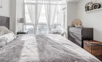 Water Views on The Lake 24/7 Serviced Hotel - Balkon