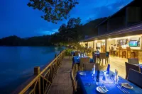 Blue Waters Inn - 3-Star