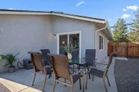 Redwoods Serenity Cottage Modesto - บังกะโล