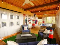 180° Epic View Cabin, 10 Min to Brevard & Pisgah 브레바드 호텔