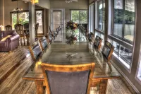 6600 sf, Beds for 33, Hot Tub, Theatre, Game Rm , Entertainers Dock, Great Views