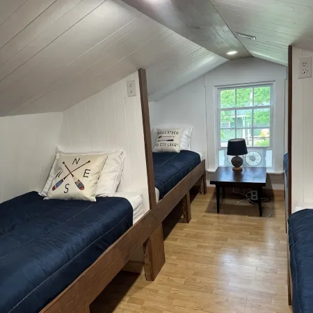 Cozy cottage on Rumsey Lake, for your family vacation!