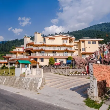 Anand Vardhan Resort