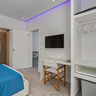 Piccolotel Hotel dekat Stasiun Kereta Roma Ostiense