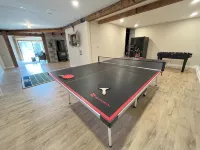 Cozy Chalet in Charming Front Royal with Stunning Views and Refinished Basement! Hoteles en Condado de Warren