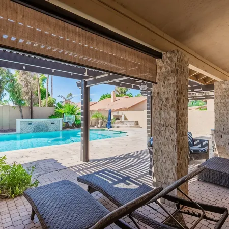 Tranquil Retreat at Ocotillo, 4Bd, 2.5BA, Huge Pool with Heater, and Pool Table.