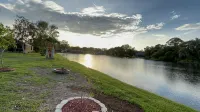 BEAUTIFUL & SPACIOUS 3 BEDROOMS HOME WITH LAKE VIEW