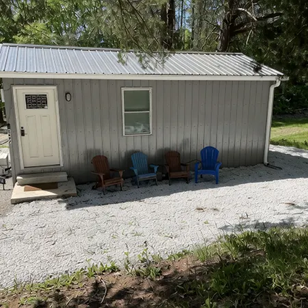 Timy Home near Wolf Creek Marina & multiple boat ramps with a full kitchen