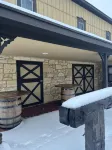 The Limestone Lodge<br>A peaceful, rustic destination you won’t want to leave! - Homestays