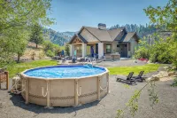Newly built cabin with private 2 acres, pool & hot tub - Alppimaja