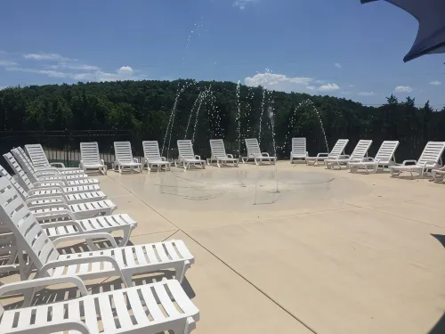 Luxury 5BR Escape-Private HotTub,  Pool&Splash Pad&Play Ground
